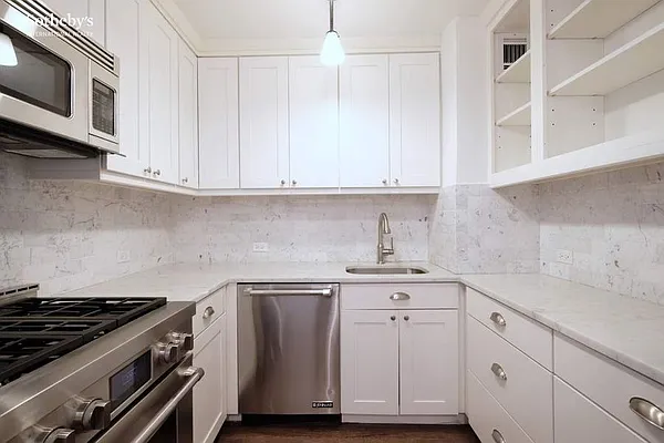 Rented by Sotheby's International Realty | media 27