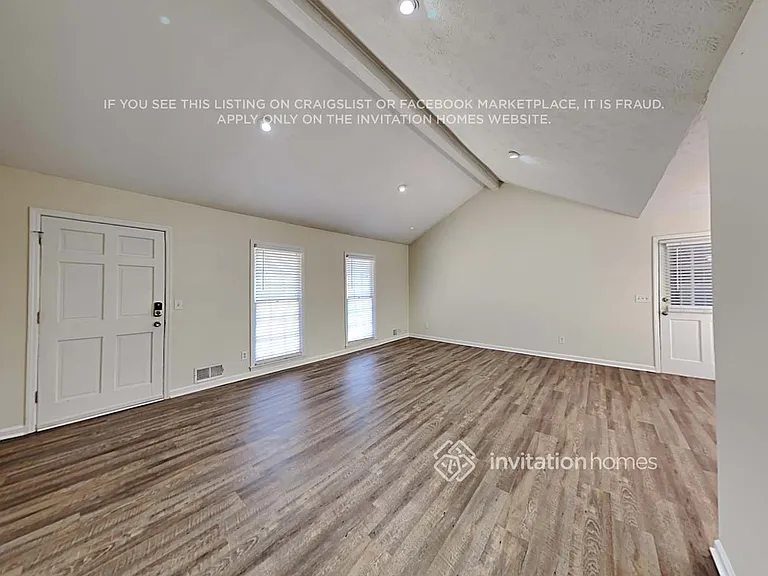 1379 Hidden Cir — Photo 4