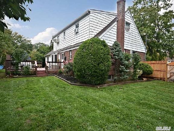 2nd image of 2 Clare Dr