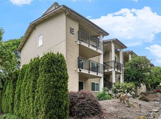 13616 NE 7th St APT E3, Bellevue, WA 98005