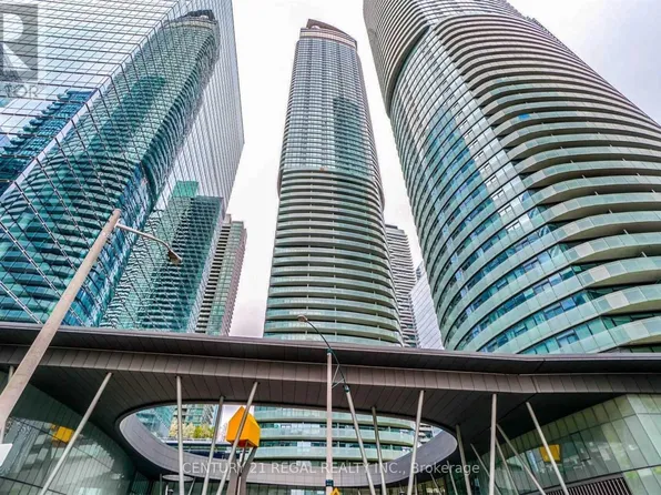 14 York St #2111, Toronto, ON M5J 0B1