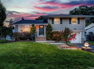 137 Willard Ave, Farmingdale, NY 11735