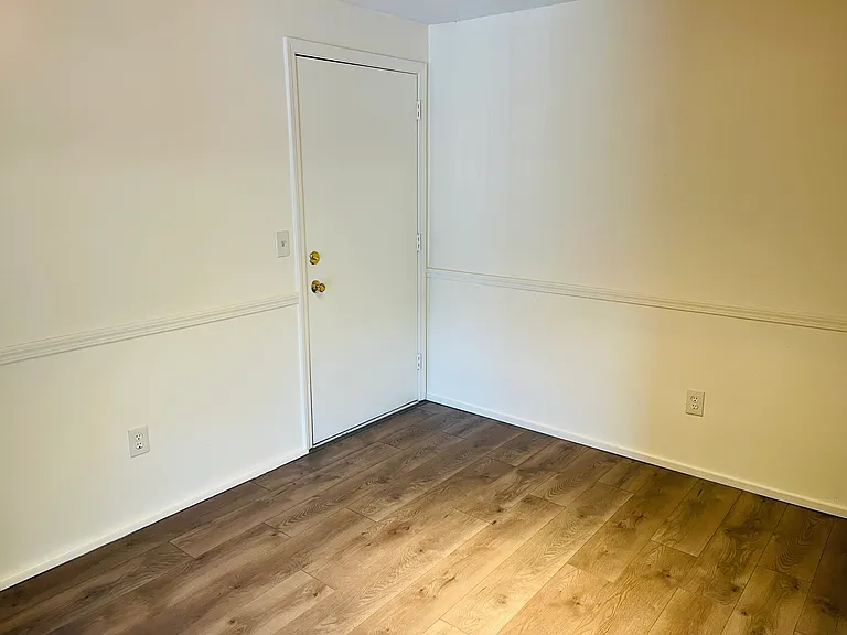127 English Village Rd — Photo 15