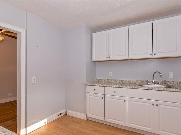4th image of 19302 Pawnee Ave