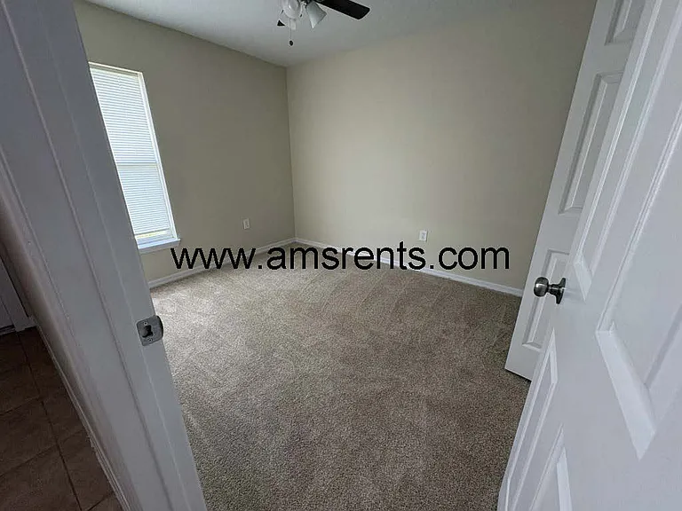 539 Albatross Dr #B — Photo 18
