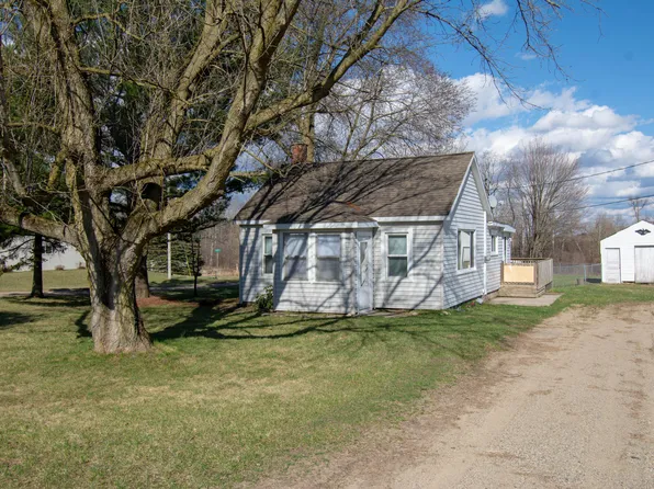 8852 Alpine Ave NW, Sparta, MI 49345