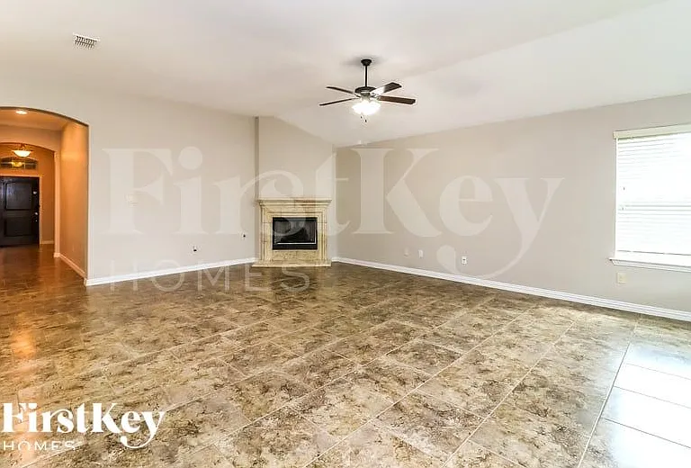 6901 Canyon Rim Dr — Photo 2
