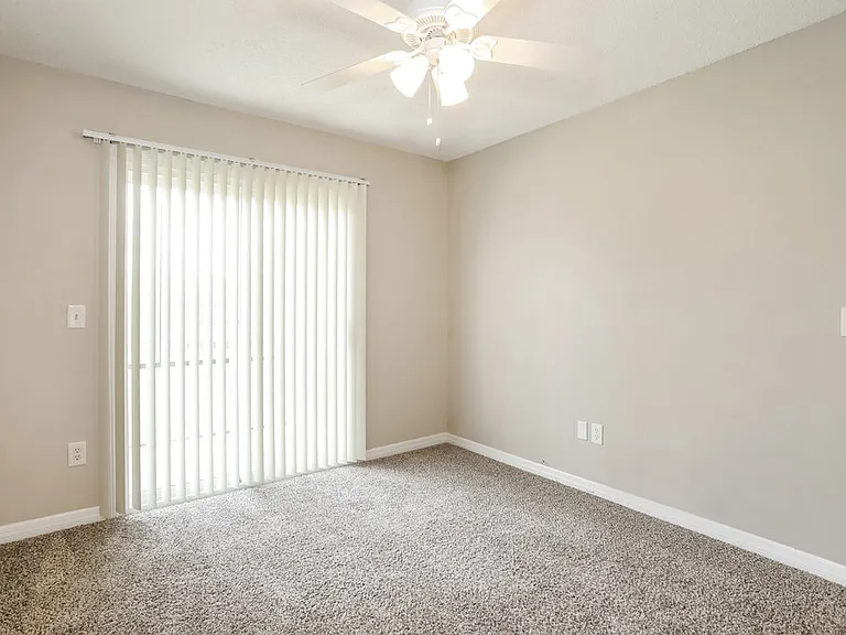 805 Elmwood St — Photo 12