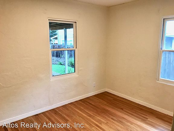 5th image of 2291 Princeton St