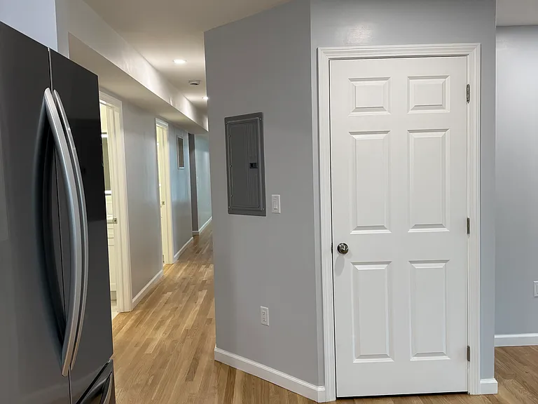 571 Freeport St #3 — Photo 10