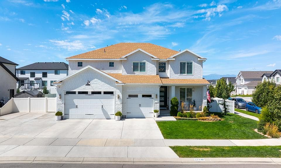 1st image of 224 S Aspen Way