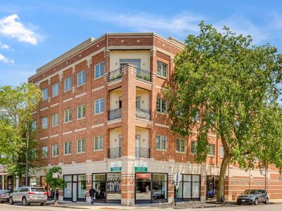 4705 S Champlain Ave APT 404, Chicago, IL, 60615