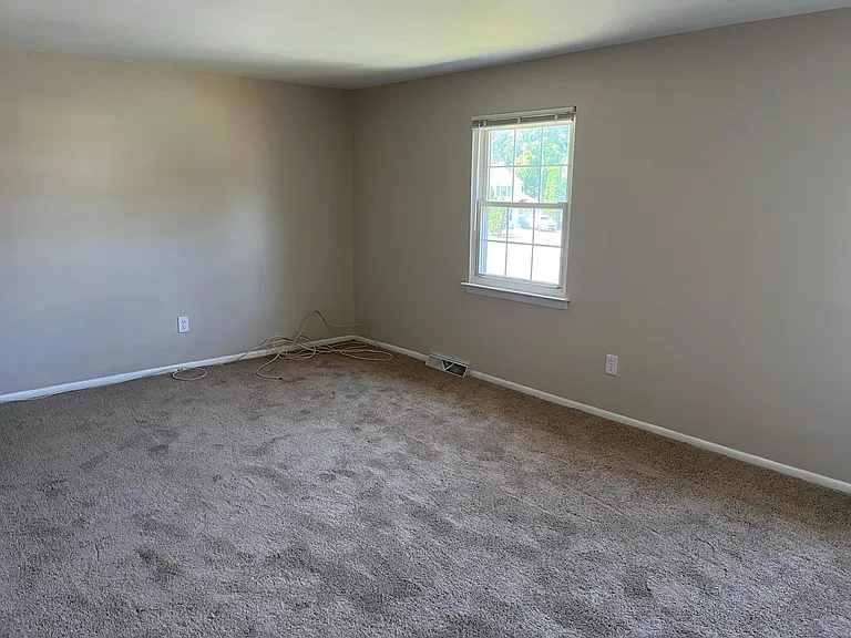 741 Jackson St — Photo 11