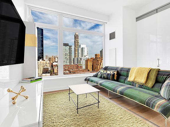 4th image of 400 E 67th St APT 17B