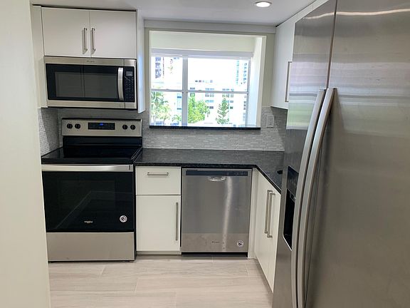 4th image of 17570 Atlantic Blvd APT 510