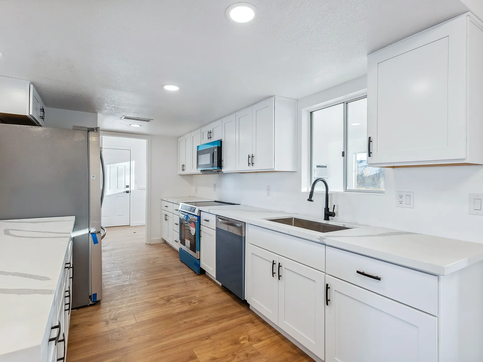 590 Holly Street - 1 — Photo 4