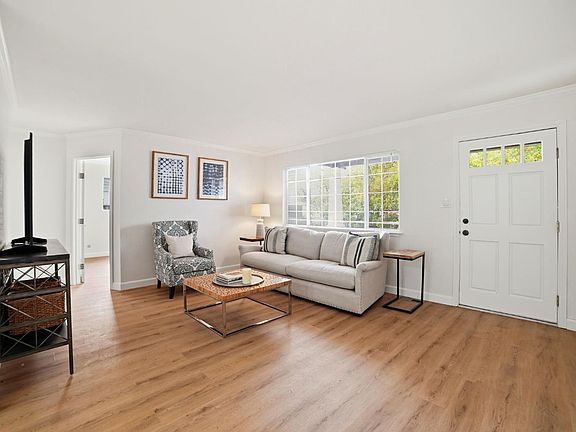5th image of 222 Boyes Boulevard