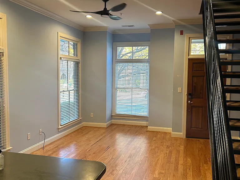 622 N Elm St #H — Photo 11