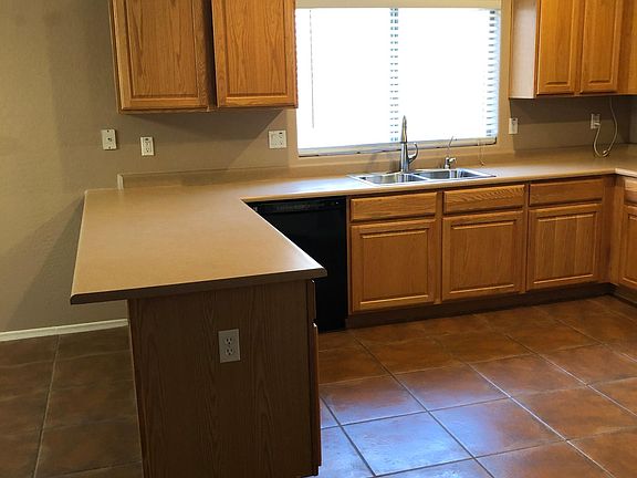 5th image of 44770 W Alamendras St