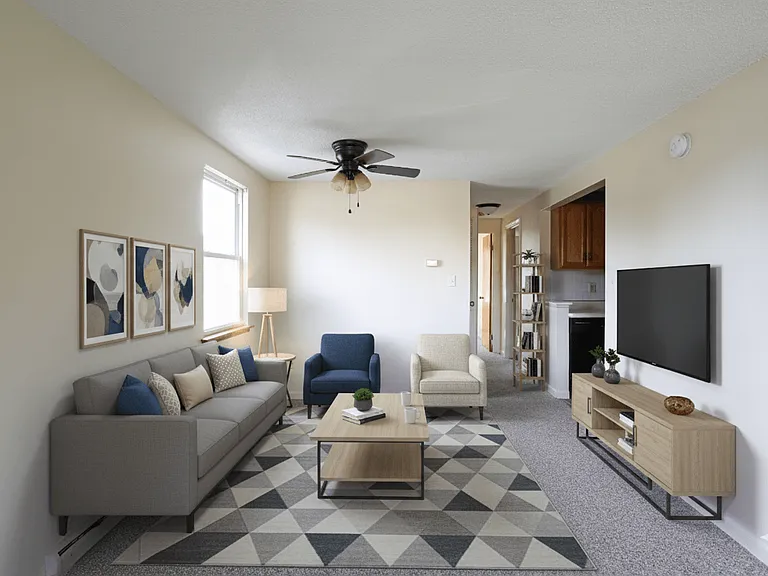 Lincoln Square Apartments — Photo 14