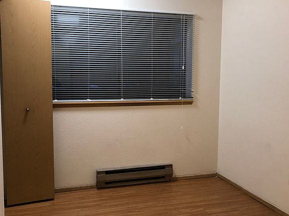 5th image of 4253 8th Ave NE #101