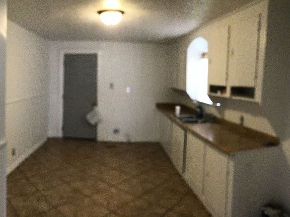 5th image of 406 S Ohio Ave