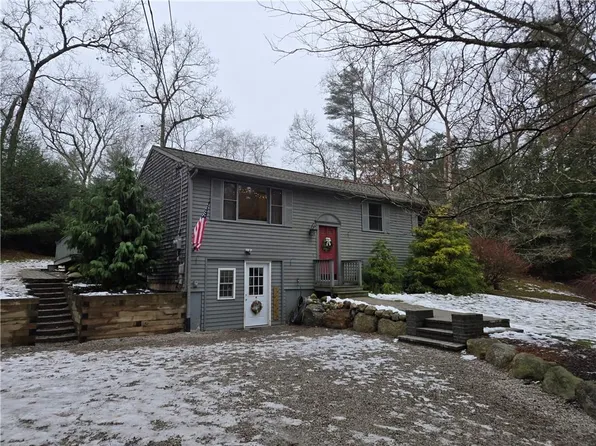 110A Foster Center Rd, Foster, RI 02825