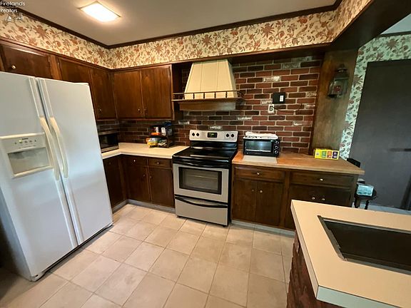 2nd image of 51770 Bursley Rd