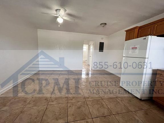 4th image of 216 N 61st Ave #8