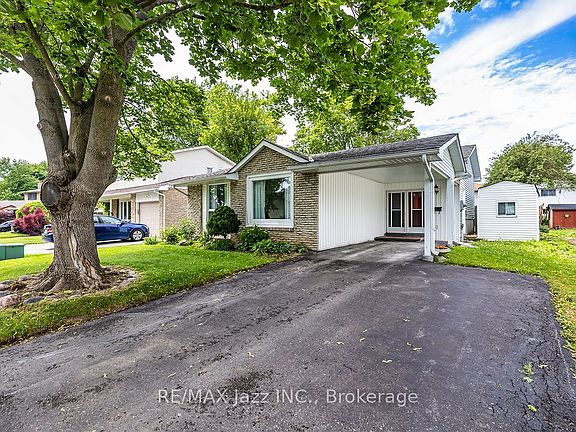 2nd image of 22 Deerpark Cres
