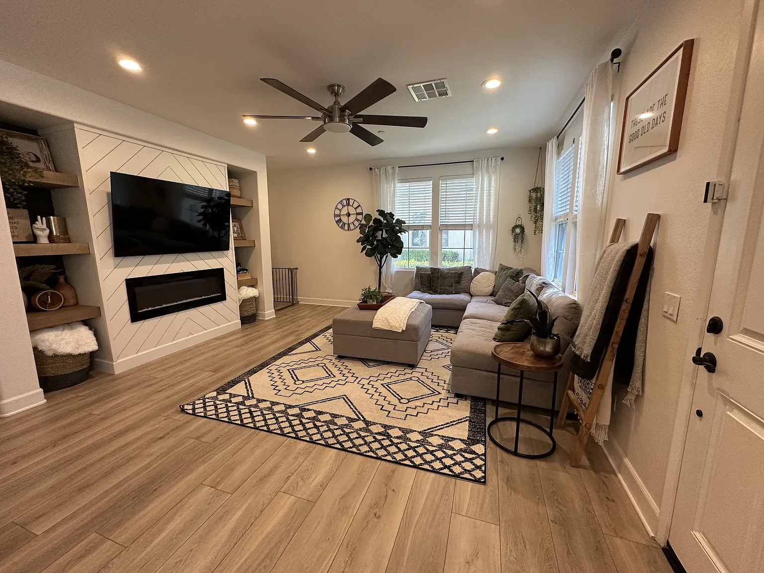 3 bed, 1420 sqft, $3,350 — Photo 4
