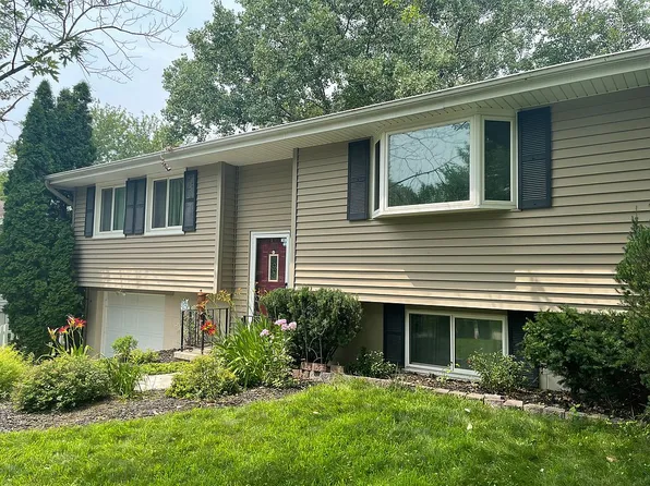 22 Pine Crest Dr, Yutan, NE 68073