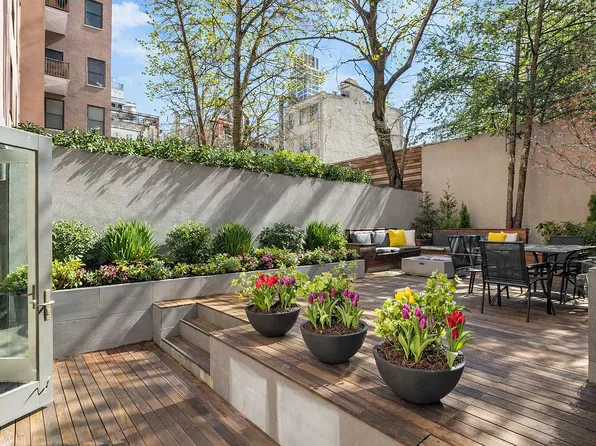 120 E 29th St #Townhouse 1, New York, NY 10016
