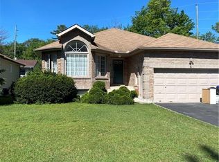 4 Riverdale Dr, Wasaga Beach, ON L9Z1E9