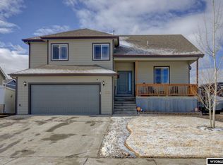 916 5th Ave, Mills, WY 82644