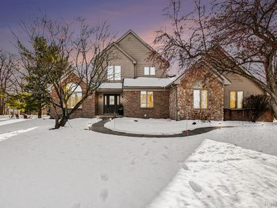 8620 Southridge Dr, Howell, MI, 48843