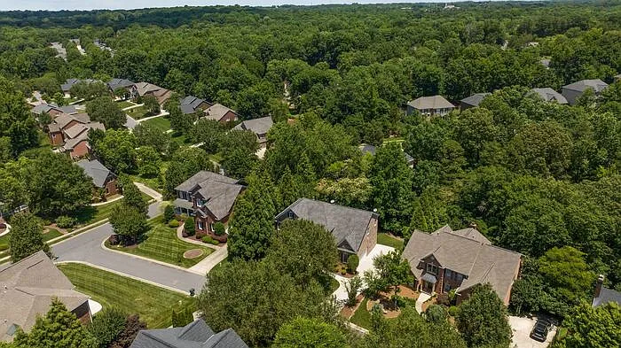 2307 Keara Way — Photo 34