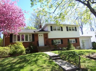 5 Alyce Ct, Lawrence Township, NJ 08648