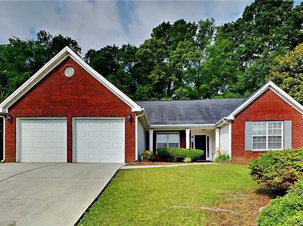 2275 Shady Oaks Dr, Loganville, GA 30052