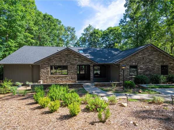 4 Coxswain Pl, Salem, SC 29676