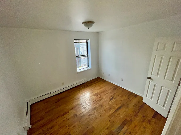 2260 Fairfield Ave #2A — Photo 6