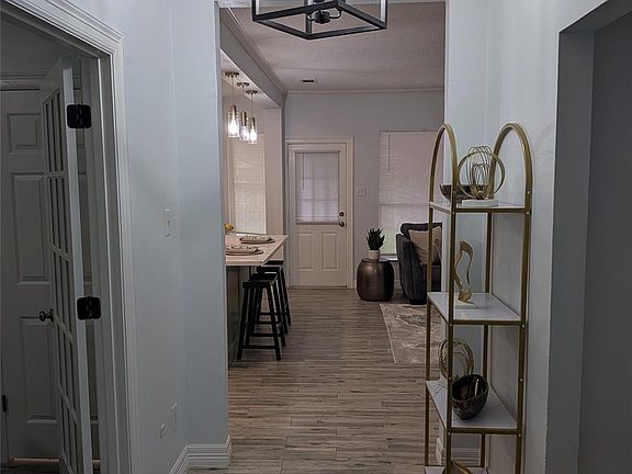 3rd image of 3208 Lee Cir