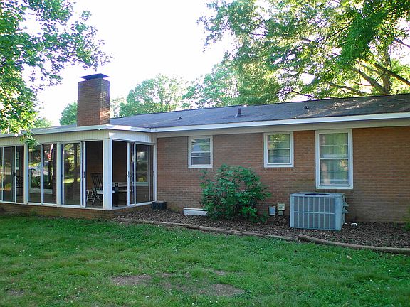 2nd image of 1102 North Brook Drive