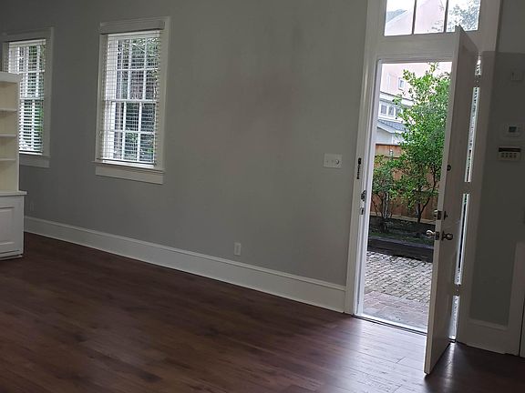 3rd image of 3208 Saint Charles Ave #5