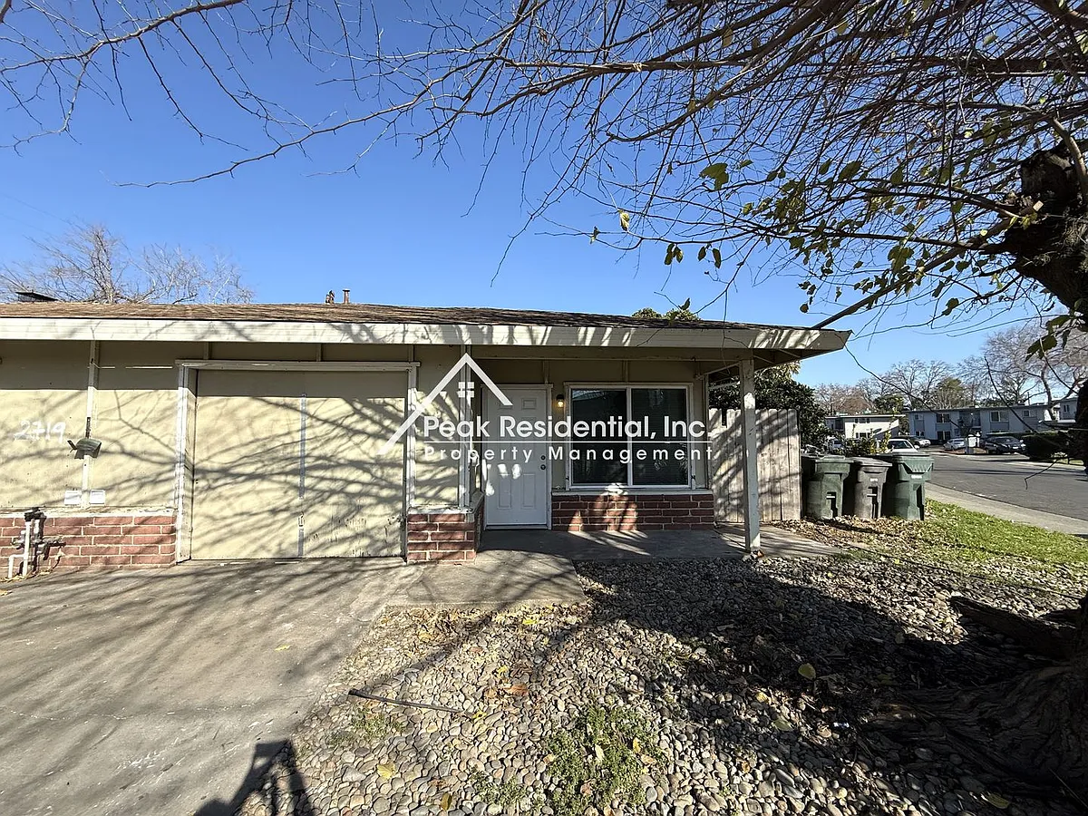 Building Photo - 2721 Bravado Dr