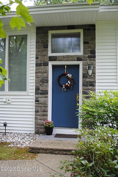4th image of 31 W Dillenbeck Drive