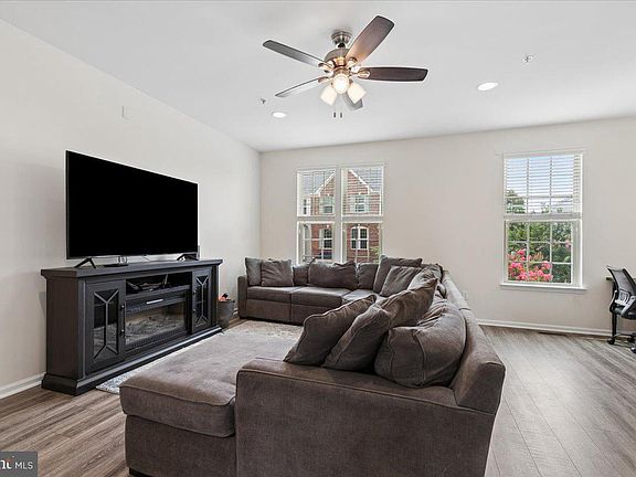4th image of 8109 Falcon Crest Dr