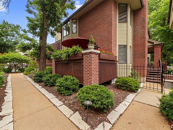 2nd image of 4453 W Pine Blvd APT 2