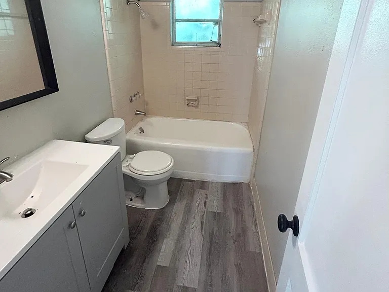 1313 NE 33rd St — Photo 16