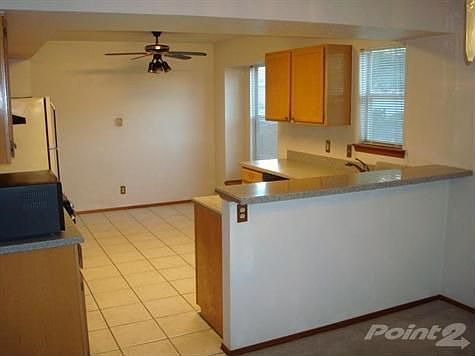 Breakfast Nook behind kitchen